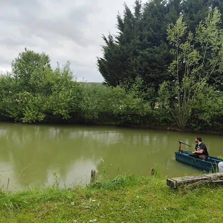Etang Et Parc A Privatise Avec Tente 4 Places Deja Sur Place *