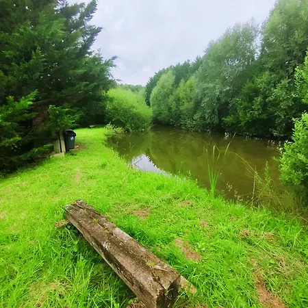Etang Et Parc A Privatise Avec Tente 4 Places Deja Sur Place Chaudenay (Haute-Marne)